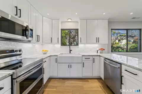 132 Heritage Vlg #A, Southbury, CT 06488