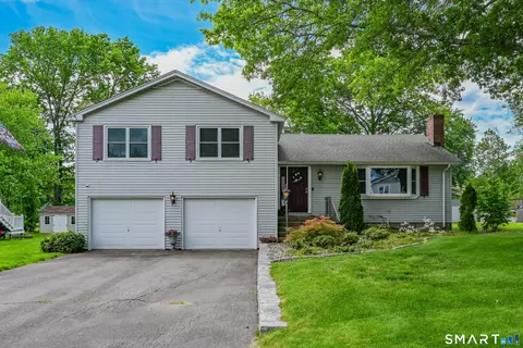 22 Westwood Dr, Wethersfield, CT 06109