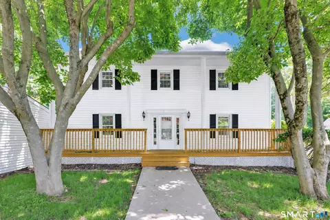 670 Wigwam Ln, Stratford, CT 06614