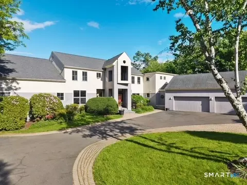 46 Balfour Dr, West Hartford, CT 06117