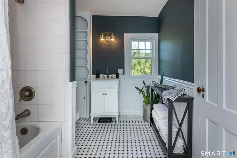 Bath - 321 Kent Cornwall Rd, Kent, CT 06757 photo 2 of 2