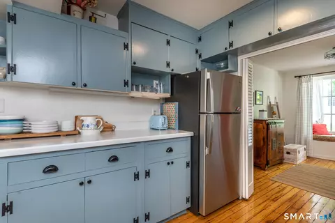 Kitchen - 89 N Main St # -A, Kent, CT 06757 photo 2 of 3