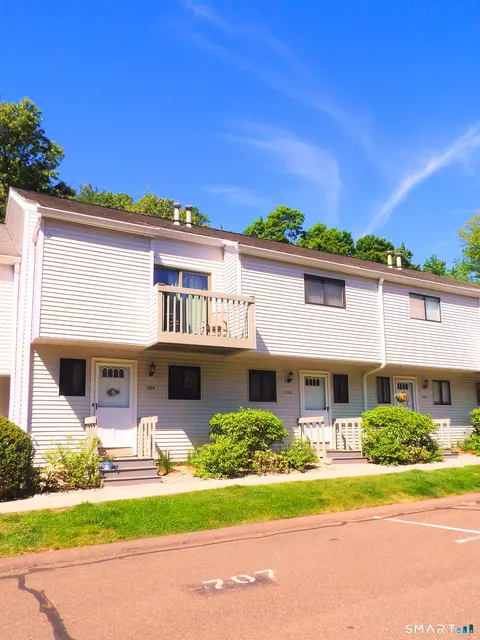 707 Timber Ln #707, Canton, CT 06019