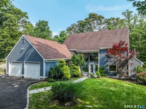 42 Briar Woods Trl, Stamford, CT 06903