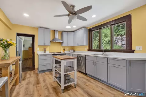 Kitchen - 79 River St, Deep River, CT 06417 photo 5 of 6