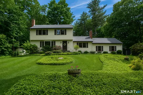48 Quorn Hunt Rd, Simsbury, CT 06092