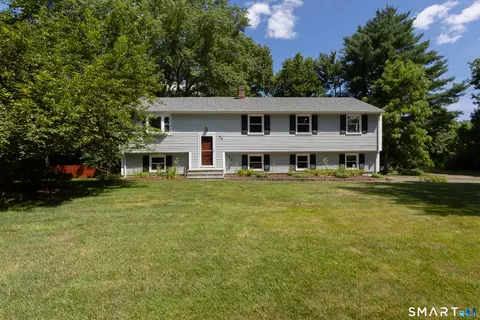86 Simsbury Manor Dr, Simsbury, CT 06089