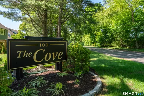100 Sheffield St #A2, Old Saybrook, CT 06475