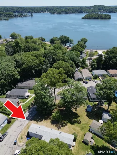 55 Mountainview Rd, East Hampton, CT 06424