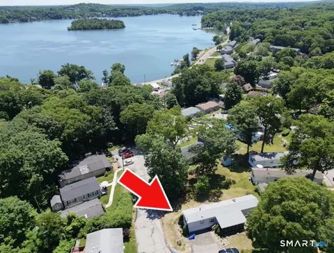 55 Mountainview Rd, East Hampton, CT 06424