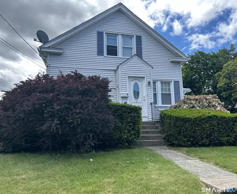 81 Robert St, Waterbury, CT 06710