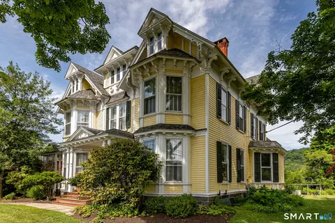 67 N Main St, Kent, CT 06757