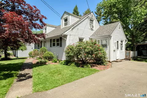 26 Beechwood Dr, Wallingford, CT 06492