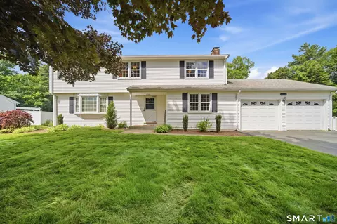 211 Valley View Rd, Manchester, CT 06040