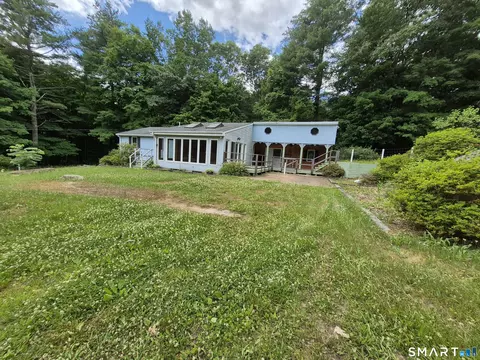 12 Gracey Rd, Canton, CT 06019