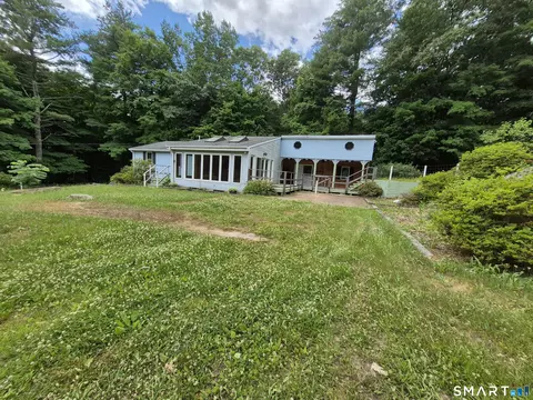12 Gracey Rd, Canton, CT 06019
