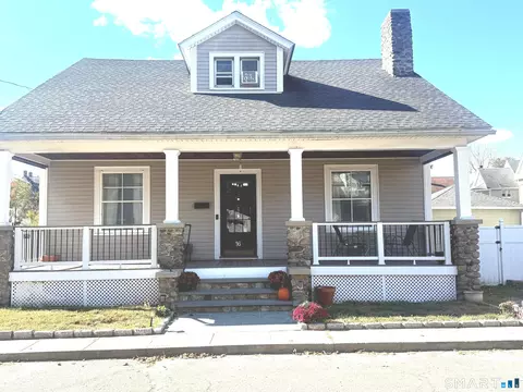 16 Holbrook Ct, Ansonia, CT 06401