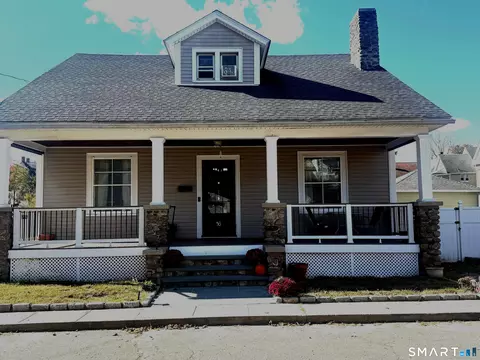 16 Holbrook Ct, Ansonia, CT 06401