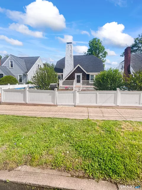 204 Brown St, West Haven, CT 06516