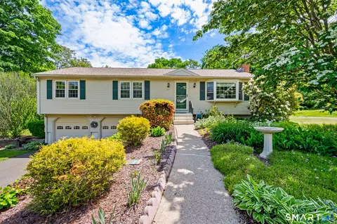 1611 Shepard Ave, Hamden, CT 06518