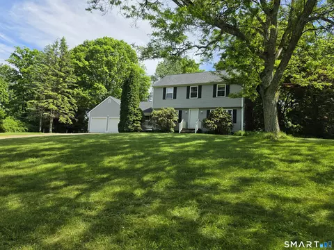 20 Courtland Dr, Shelton, CT 06484