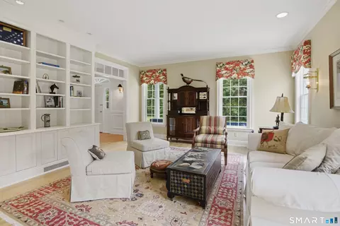 Living - 395 Sperry Rd, Bethany, CT 06524 photo 4 of 5