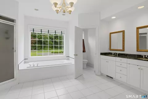 Bath - 395 Sperry Rd, Bethany, CT 06524 photo 1 of 2