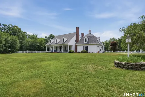 Exterior - 395 Sperry Rd, Bethany, CT 06524 photo 2 of 10