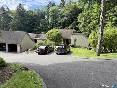 105 Heritage Vlg #B, Southbury, CT 06488