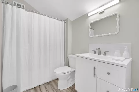 Bath - 119 Judge Ln, Bethlehem, CT 06751 photo 5 of 6