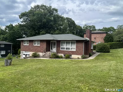 275 Scott Rd, Waterbury, CT 06705