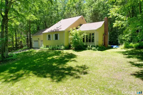 19 Bittersweet Ln, Burlington, CT 06013
