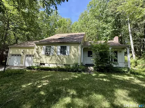19 Bittersweet Ln, Burlington, CT 06013