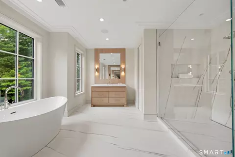 Bath - 175 Brookside Rd, Darien, CT 06820 photo 4 of 6
