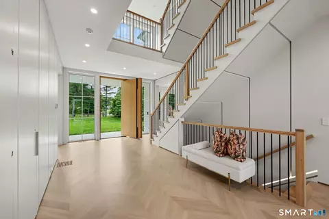 Entry Way - 175 Brookside Rd, Darien, CT 06820 photo 2 of 4