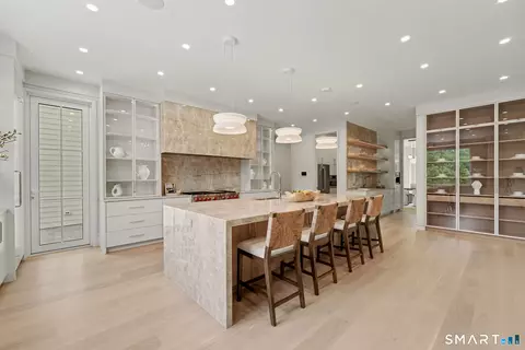 Kitchen - 175 Brookside Rd, Darien, CT 06820 photo 4 of 5