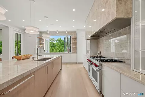 Kitchen - 175 Brookside Rd, Darien, CT 06820 photo 3 of 5