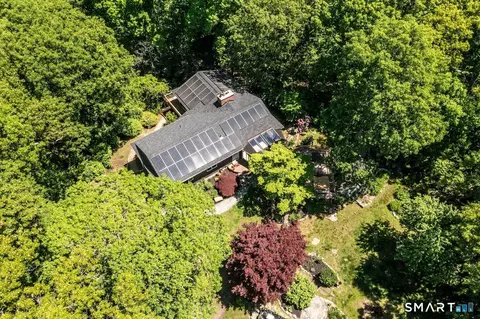98 Fairy Dell Rd, Clinton, CT 06413