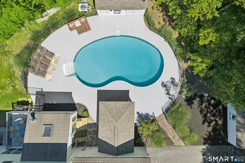 Exterior - 35 Pheasant Ln, Hamden, CT 06518 photo 8 of 9