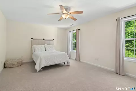 Bedroom - 35 Pheasant Ln, Hamden, CT 06518 photo 2 of 3
