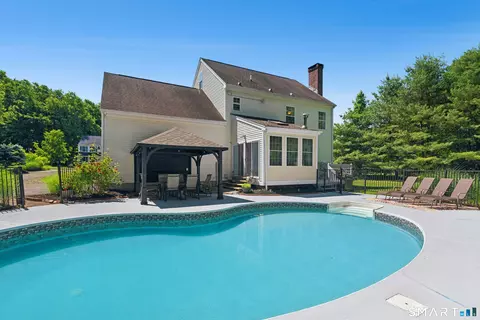 Exterior - 35 Pheasant Ln, Hamden, CT 06518 photo 3 of 9