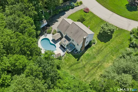 View/Area - 35 Pheasant Ln, Hamden, CT 06518 photo 5 of 6