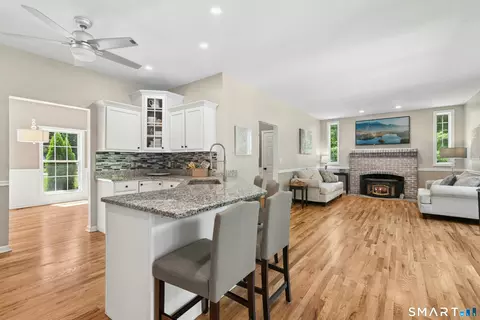 Kitchen - 35 Pheasant Ln, Hamden, CT 06518 photo 1 of 4