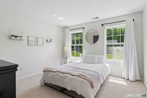Bedroom - 35 Pheasant Ln, Hamden, CT 06518 photo 3 of 3