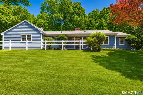 12 Walker Rd, Woodbury, CT 06798