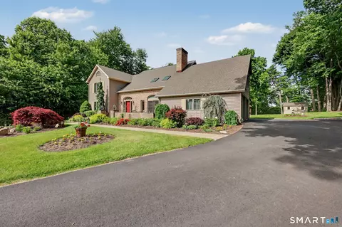 29 Woodridge Ln, New Fairfield, CT 06812