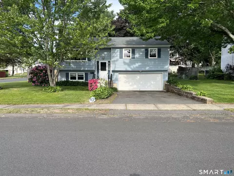 47 Robin St, Bristol, CT 06010