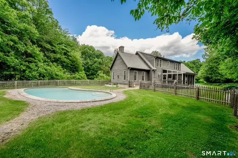 Exterior - 1159 River Blvd, Suffield, CT 06078 photo 4 of 9