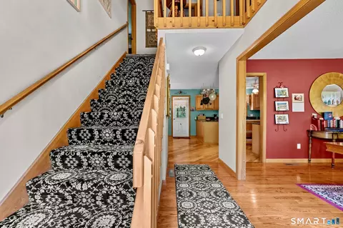Entry Way - 1159 River Blvd, Suffield, CT 06078 photo 1 of 3
