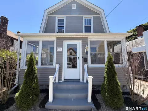 124 Richards St, West Haven, CT 06516